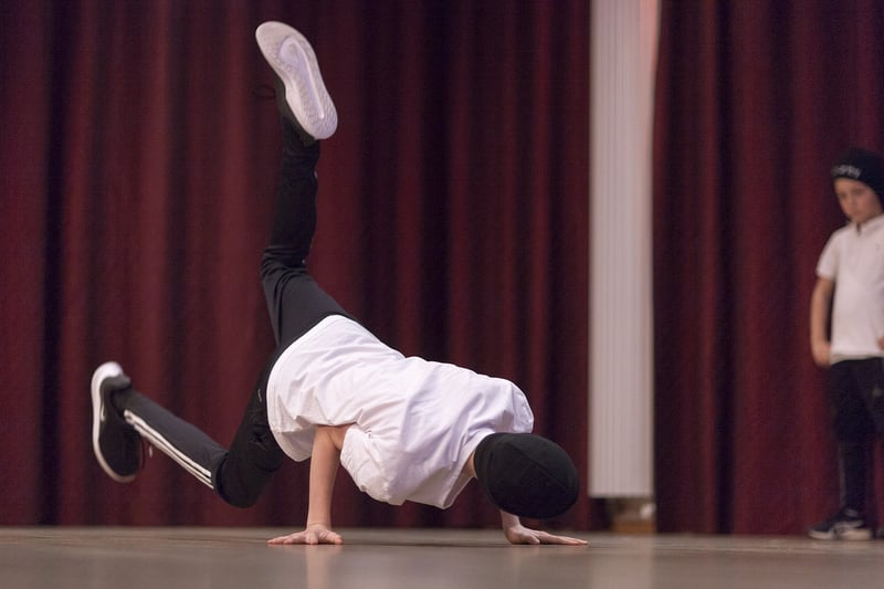 Breakdancer